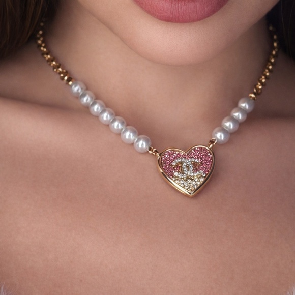 Chanel Pink Gold Metal Rhinestones Heart Choker CC  Pearl and Diamantés - Picture 3 of 5